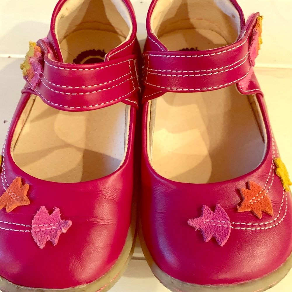 Livie and Luca size 9 Fuschia